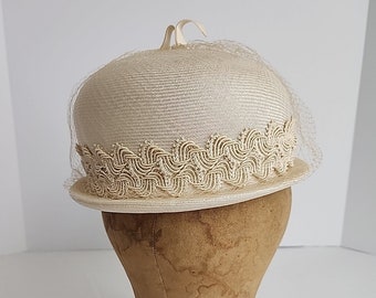 Vintage Women Cloche Hat Ivory with Net