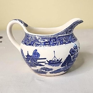 Vintage Blue Willow Creamer Gravy Sauce Pitcher Ceramic Blue & White Small