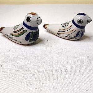 Mexican Tonala Pottery Bird Pair Hand Painted Folk Art Dove Figurine 4&quot; Vintage