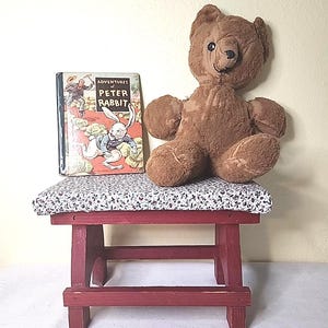 Vintage Handmade Wooden Step Stool Footstool Child&#39;s Seat Fabric Top Red Country