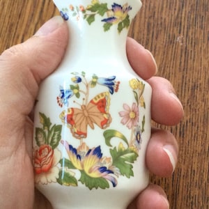 Small Vintage English Bone China Case AYNSLEY COTTAGE GARDEN. Bud Vase Floral image 1