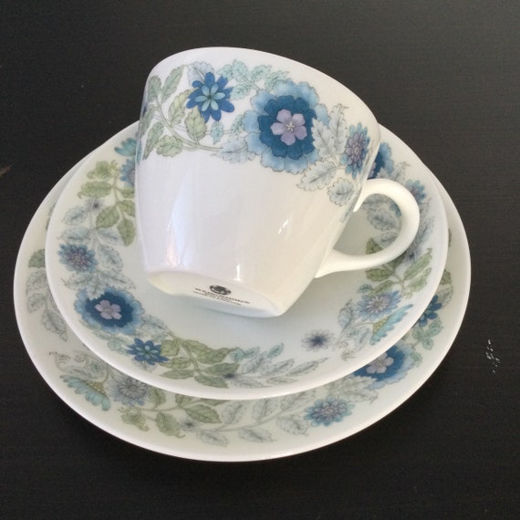 Beautiful Retro Bone China Cup Saucer and Plate Trio. Wedgwood 
