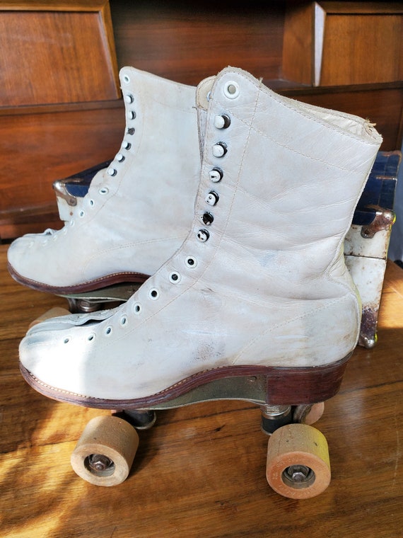 Vintage roller skates size Gem
