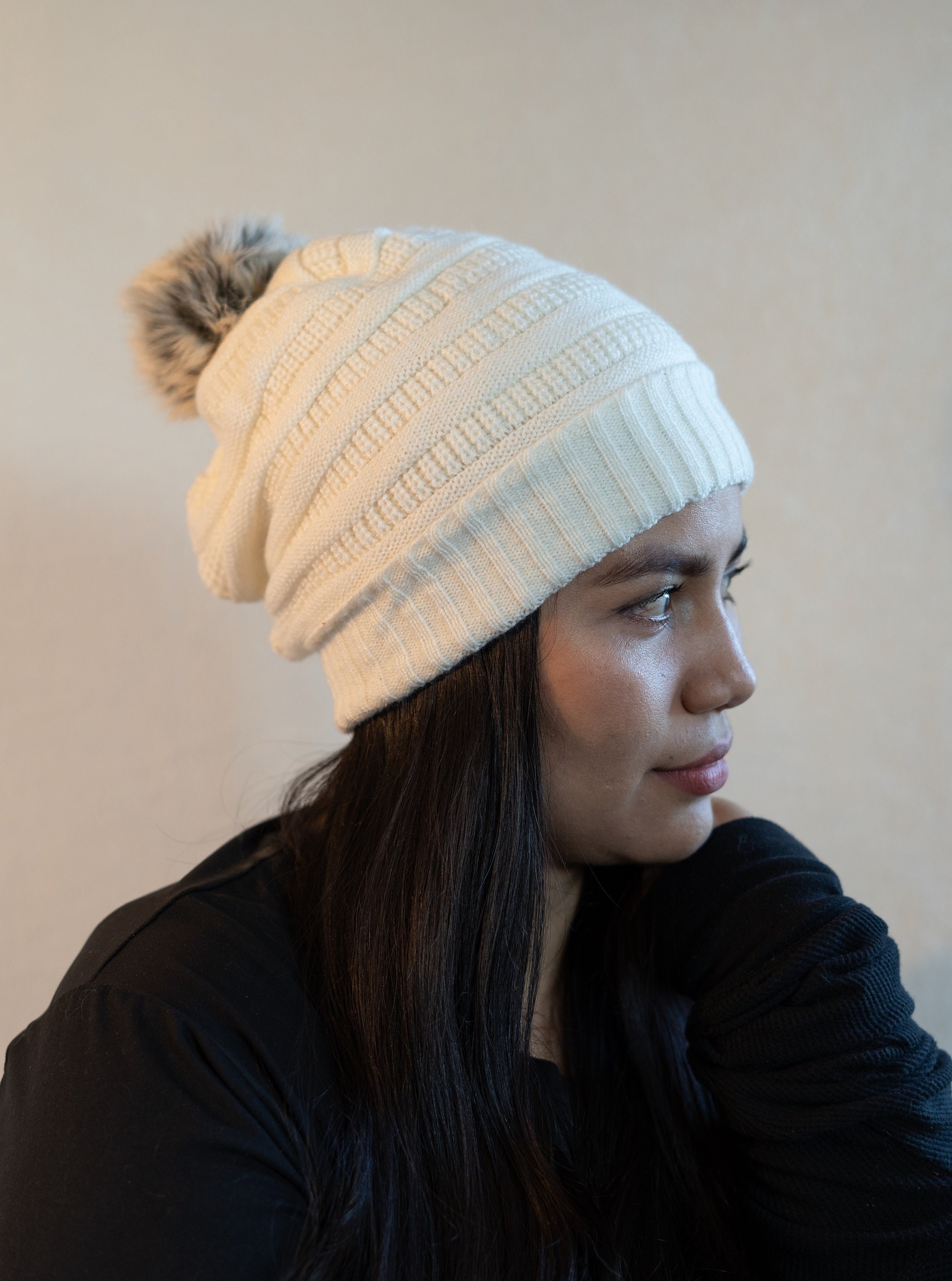 Women's Beanie Hat Knitted With Pom Pom 