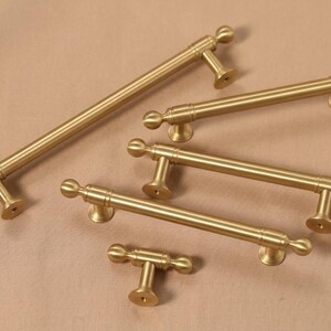 Retro gold kitchen cabinet handles,luxury hammer pattern brass cupboard handle, Custom engraved vintage style elegant pull knob,gold knob