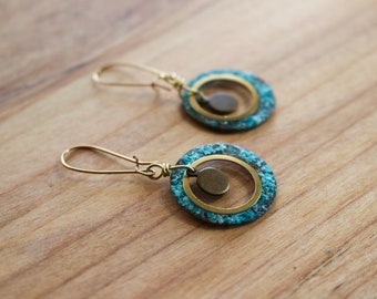 Patina washer earrings with raw brass circles and antique brass detail