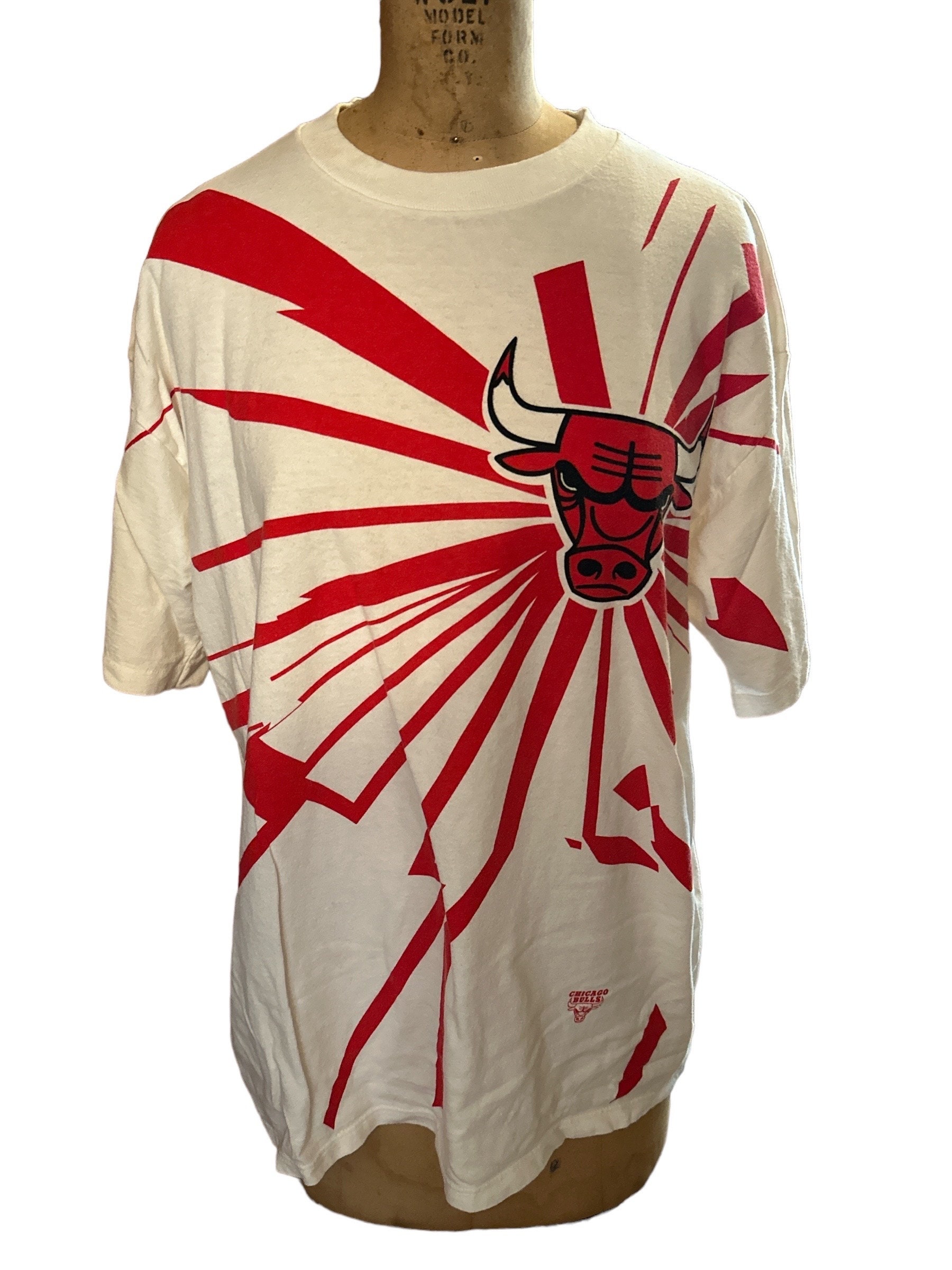 トップス 90s vintage NBA CHICAGO BULLS shirt y2k Vintage CSA Chicago Bulls T Shirt Red Basketball NBA 90s Y2K