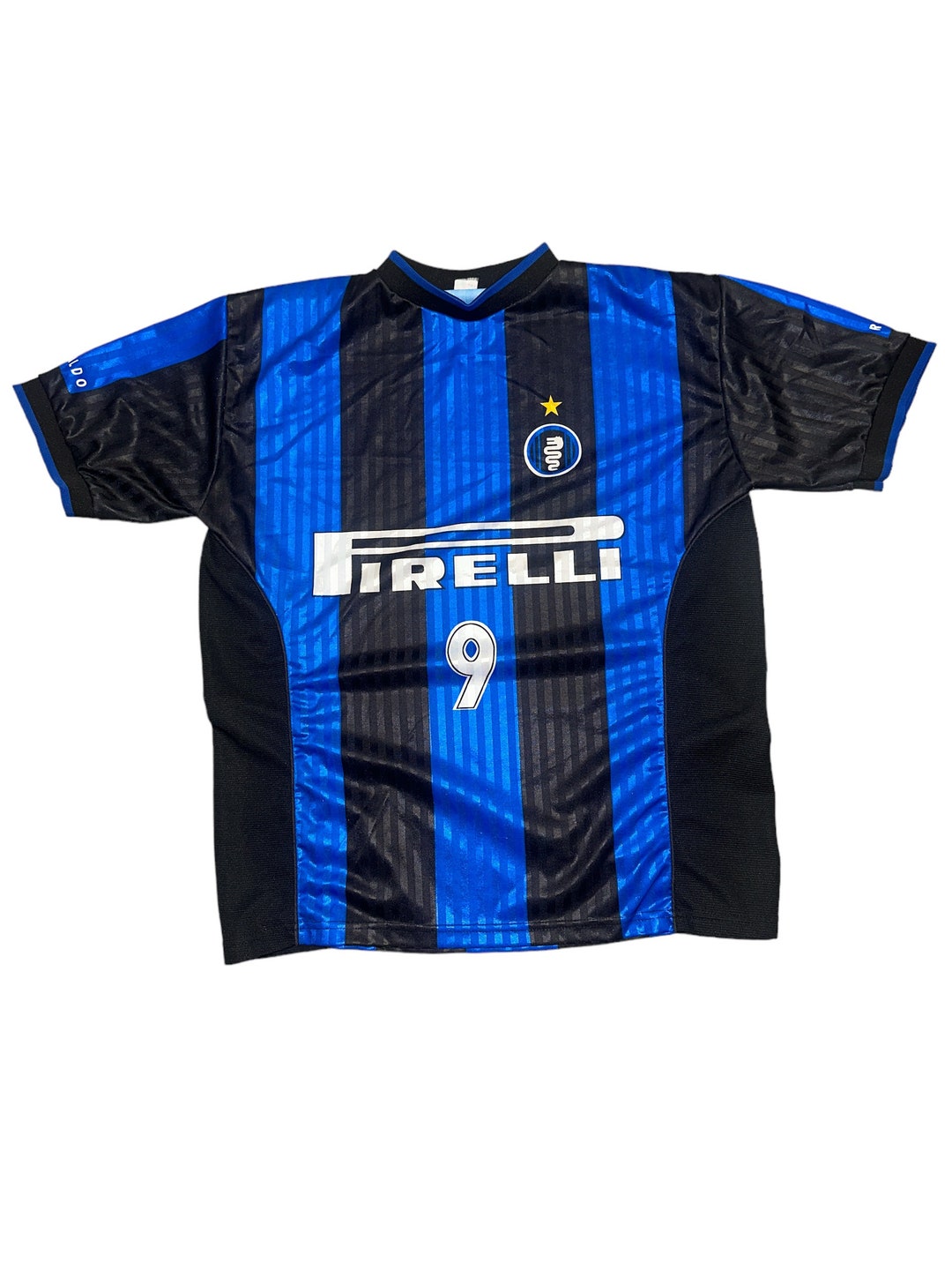 最終価格　90s Inter Milan Ronaldo サッカーTシャツ Buy Vintage 90's N.B. Inter Milan 9 Ronaldo Pirelli Biscione