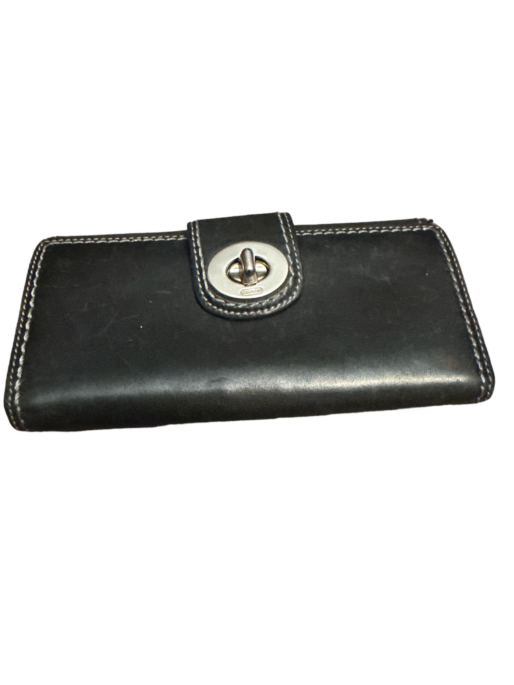 Vintage 2000's Coach Hampton Turn Key Lock Bi Fold Over Leather