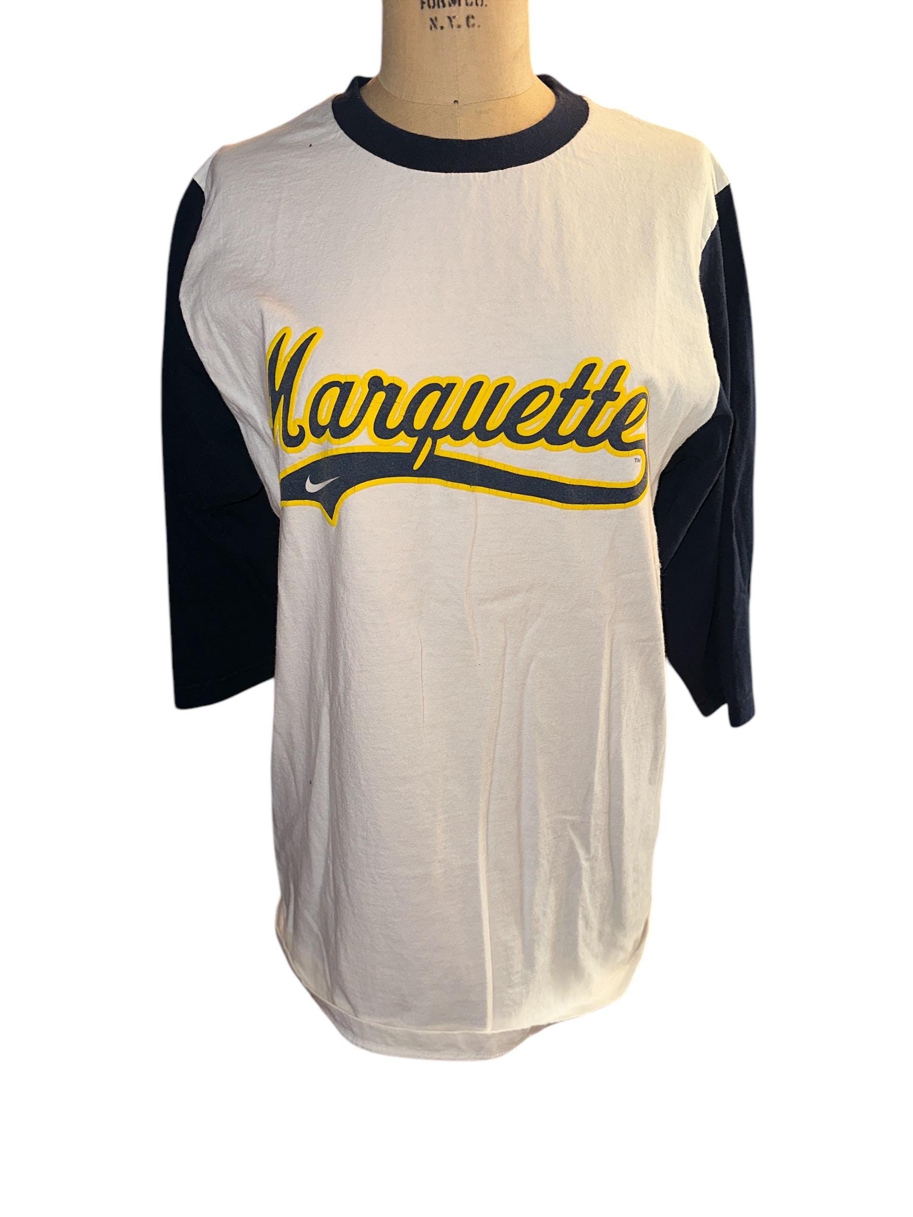 Vintage 90’s Team Nike Puffy Print Marquette University Raglan Baseball T-Shirt Shirt Top