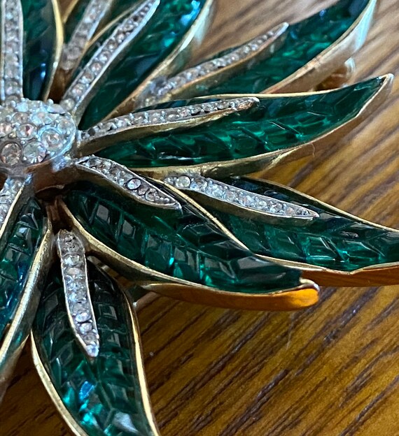 Mid Century Trifari Poinsettia Brooch in Green by… - image 7