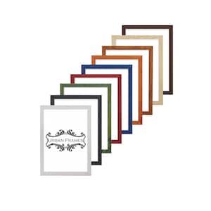 Puede incluir: Un conjunto de ocho marcos de fotos en varios colores, incluyendo negro, blanco, verde, azul, rojo, marrón y madera natural. Los marcos están dispuestos en forma de abanico, con el marco más grande en la parte inferior y el marco más pequeño en la parte superior. Los marcos están hechos de madera y tienen un diseño simple y moderno. El texto "URBAN FRAMES" está impreso en la parte frontal del marco blanco.