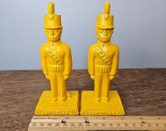 iH イエロー鋳鉄製士官候補生兵士ブックエンド ルイビル高校 1980年11月 ペア 6インチ ヴィンテージ