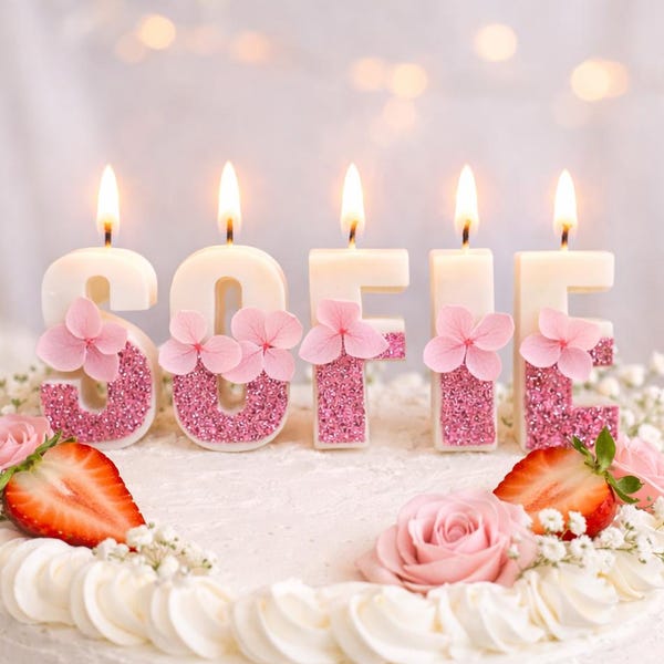Aangepaste naamkaars voor verjaardagstaarttopper, roze glitterbriefkaarsen met bloemen, decor meisje verjaardag, unieke bloementaarttopper