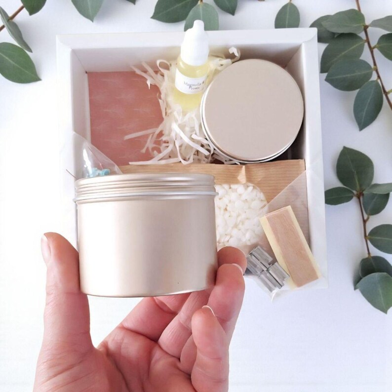 Candle making kit for beginners with amethyst and quartz