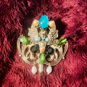 Heidi Daus Atemberaubende bunte Figur Dame Strass viktorianische Brosche