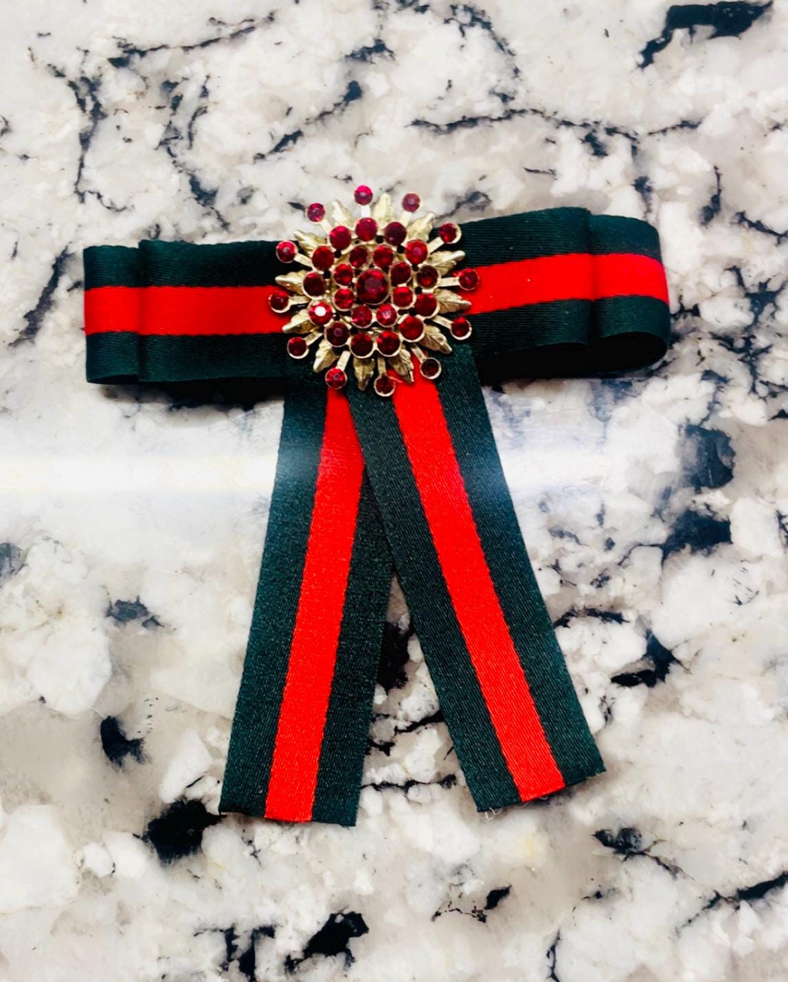 GUCCI ブラックリボンブローチ GUCCIリボンブローチ（GUCCI ブラックリボンブローチ レディース）