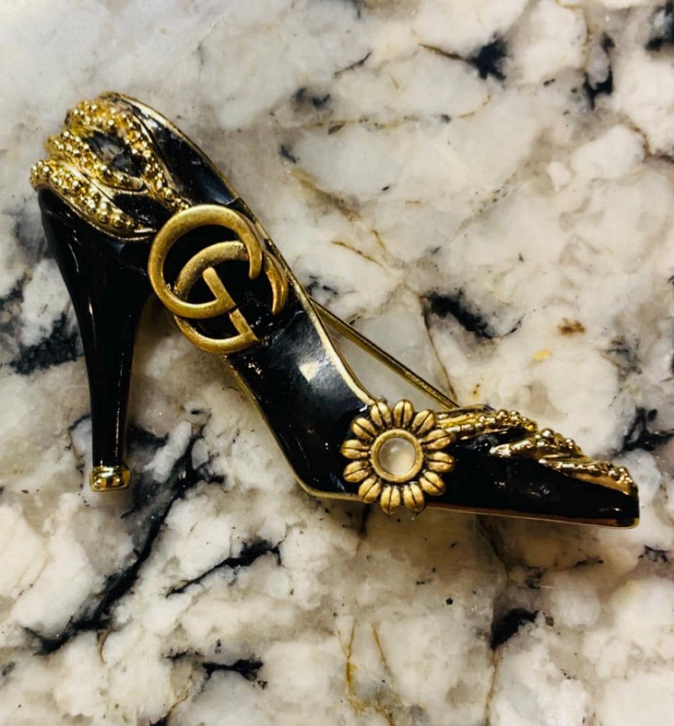 グッチGUCCIヒョウ柄ファー装飾付きハイヒール 花柄 GUCCI(グッチ) 靴・シューズ(レディース) - 海外通販のBUYMA