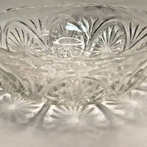 Clear Glass Round Serving Bowl 8" Star Medallion Cameo Vintage Anchor Hocking Starburst Fruit Vegetable Gelatin Salad Bowl