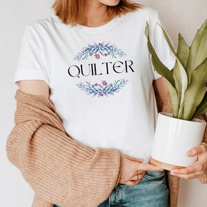 Camisa de costura Quilter, camiseta de coser, camisa amante del acolchado, regalo de quilter, lindo regalo para quilter para las vacaciones, regalo para las mujeres