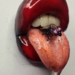 Gothic style designed lips phone holder / brooch / phone grip / choker / badge reel / popsocket / popgrip/ popsockets / fly