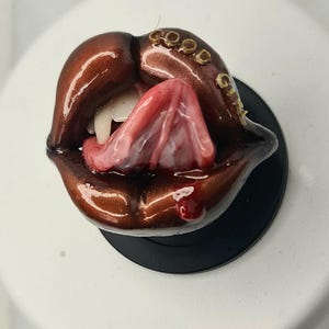 PopSocket de labios marrones