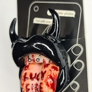 Gothic style designed lips phone holder / brooch / phone grip / choker / badge reel / popsocket / popgrip/ popsockets