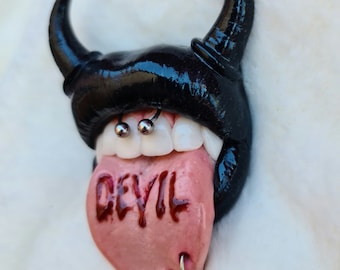 Gothic style designed lips phone holder / brooch / phone grip / choker / badge reel / popsocket / popgrip/ popsockets