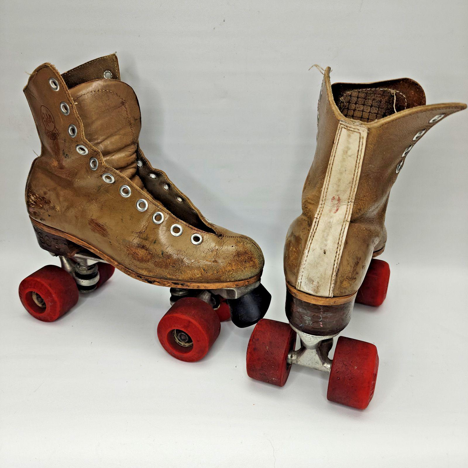 Patins à roulettes rétro vintage des années 80 noirs, jaune fluo, argent et rose. Taille : EU 37 US woman 5.5, UK 4.0 - Canada