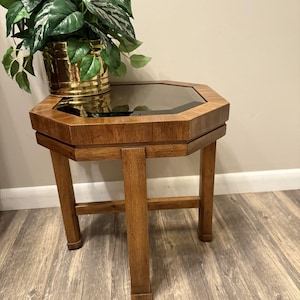 Tavolino laterale in legno vintage Drexel Heritage Octagon Accent, supporto per piante, piano in vetro