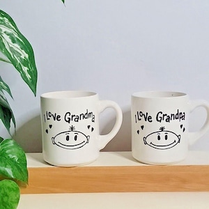 Pair of True Vintage 70s Grandma & Grandpa Mugs, Coffee Cups, Ceramic, Retro Print