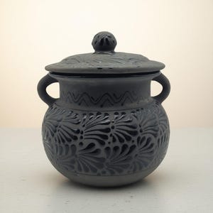 Black Talavera Bean Pot with Lid | Mexican Clay Frijolero