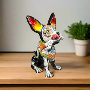 Os tenant un chihuahua Talavera | Figurine chien du jour des morts