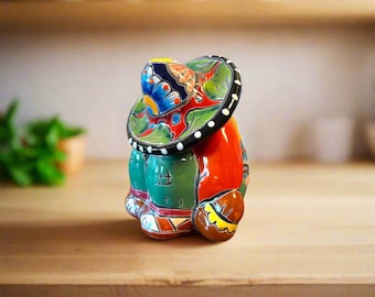 ヴィンテージのタラベラ陶器の置物 – 手描きの眠るメキシコ人