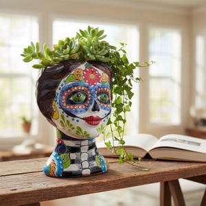 Bloempot met Talavera schedelgezicht | Handbeschilderd aardewerk voor Día de Muertos (Dag van de Doden)