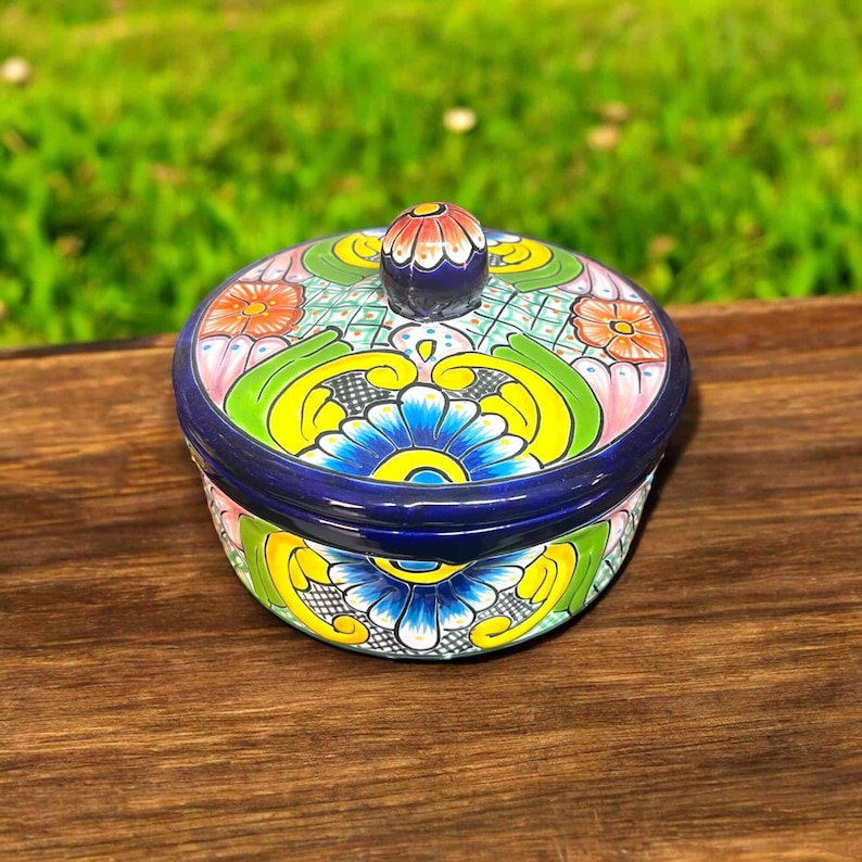 Talavera Tortilla Warmer | Hand-Painted Mexican Ceramic Dish - round hand-painted Talavera ceramic tortilla warmer with cobalt rim and floral pattern