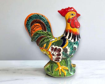 Statuetka Koguta Talavera | Kolorowy, ręcznie robiony wystrój meksykańskiego domu w stylu wiejskim