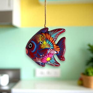 Decoração de parede com peixes coloridos de Talavera | Cerâmica Guerrero pintada à mão