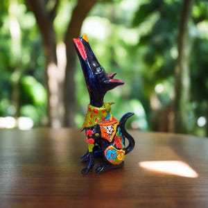 Talavera Heulen Kojote Statue | Handgemachte mexikanische Volkskunst