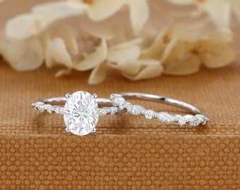 1.5カラットオーバルモアッサナイトエンゲージリングセットユニークな