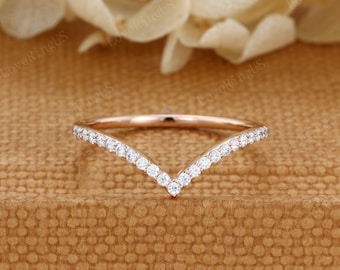 Unique Vintage Round Moissanite Wedding Band 14K Rose gold Curved Diamond Wedding Band Women Stacking Matching Ring Bridal Anniversary Gift