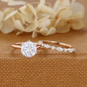 Anillo de compromiso vintage de moissanita de corte redondo de 2 quilates, anillo de compromiso de oro amarillo, anillo de boda con diamantes único, conjunto nupcial, promesa de aniversario