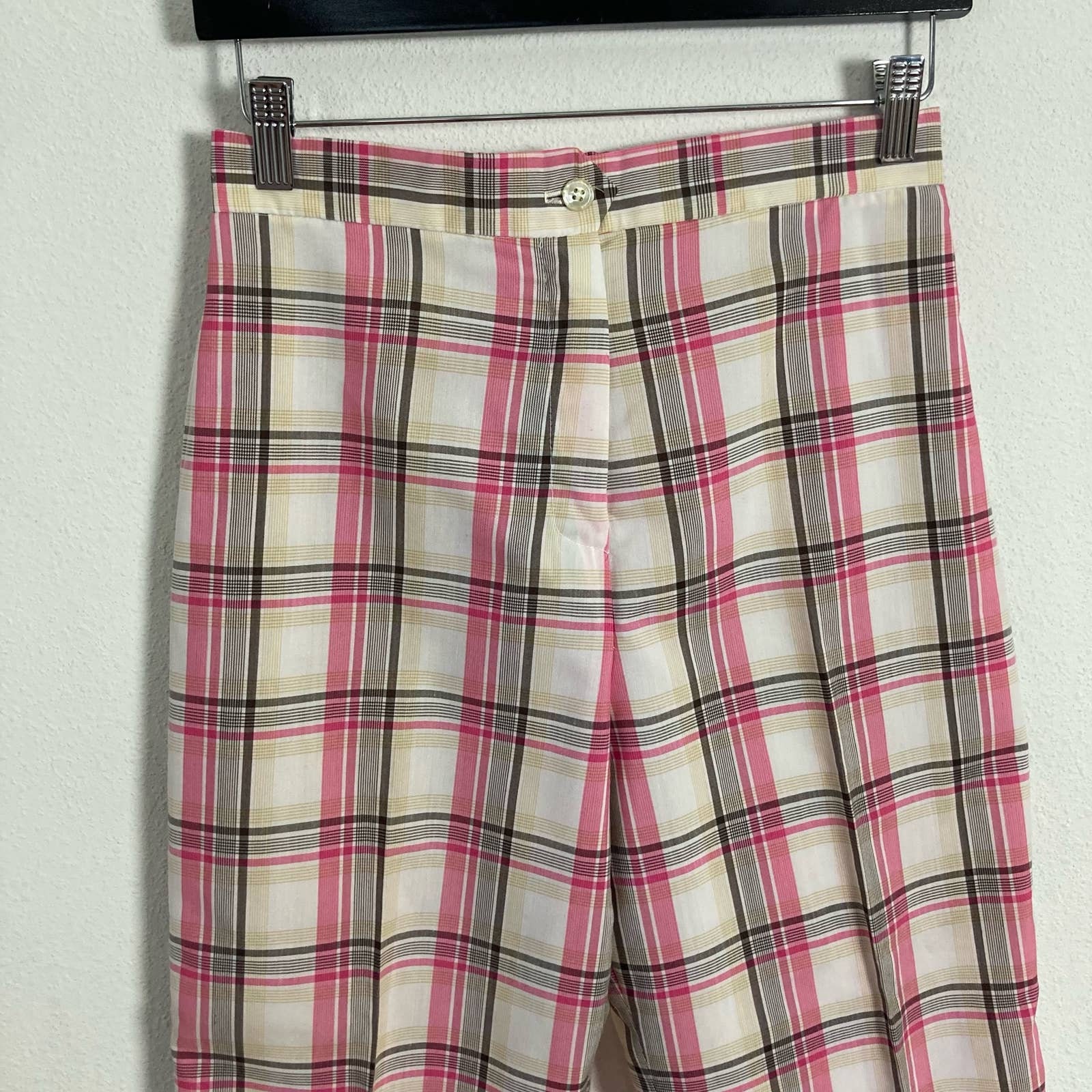 Vintage pink plaid pants 🌸🖤