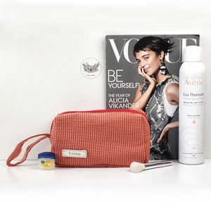 Bolsa de maquillaje personalizada con nombre personalizado, estuche para lápices, espacioso estuche con cremallera, organizador de cosméticos vintage, bolsa organizadora de cables de viaje con correa