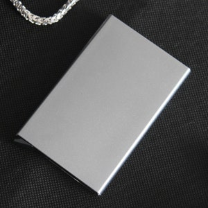 Billetera de metal personalizada de alta calidad, regalo personalizado para él / ella y uso personal.