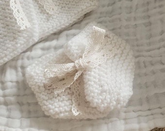 chaussons en laine avec dentelle