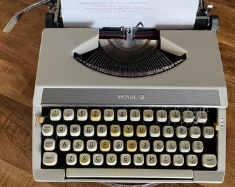 Vintage werkende Royal Mercury typemachine met harde behuizing