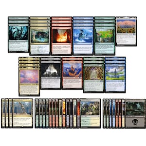 Puede incluir: Una colección de 60 cartas de Magic: The Gathering que presentan varias criaturas, tierras y encantamientos. Las cartas están dispuestas en filas y columnas, con una variedad de colores y diseños. Las cartas incluyen "Growth Spiral", "Gates Ablaze", "Sanctum of All", "Sanctum of Stone Fangs", "Sanctum of Shattered Heights", "Sanctum of Fructified Harvest", "Sanctum of Calm Waters", "Plaza of Harmony", "Scrubland", "Swamp", y "Selesnya Guildgate".