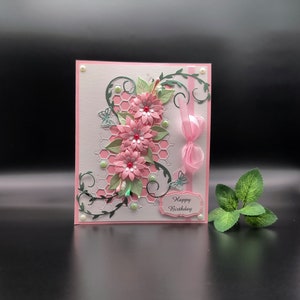 Carte faite main de luxe en 3D avec des fleurs en papier, carte de voeux dans une boîte, carte de voeux en espèces, carte d'anniversaire, carte d'anniversaire, carte personnalisée.