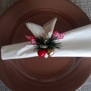 Rustic Christmas napkin rings,Christmas napkin rings with Christmas balls,Handmade rings for Christmas table,Winter Napkin Rings